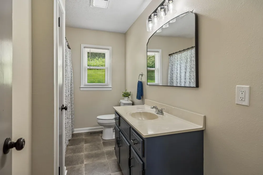 14 Morris Ln Pleasant Shade, TN 37145