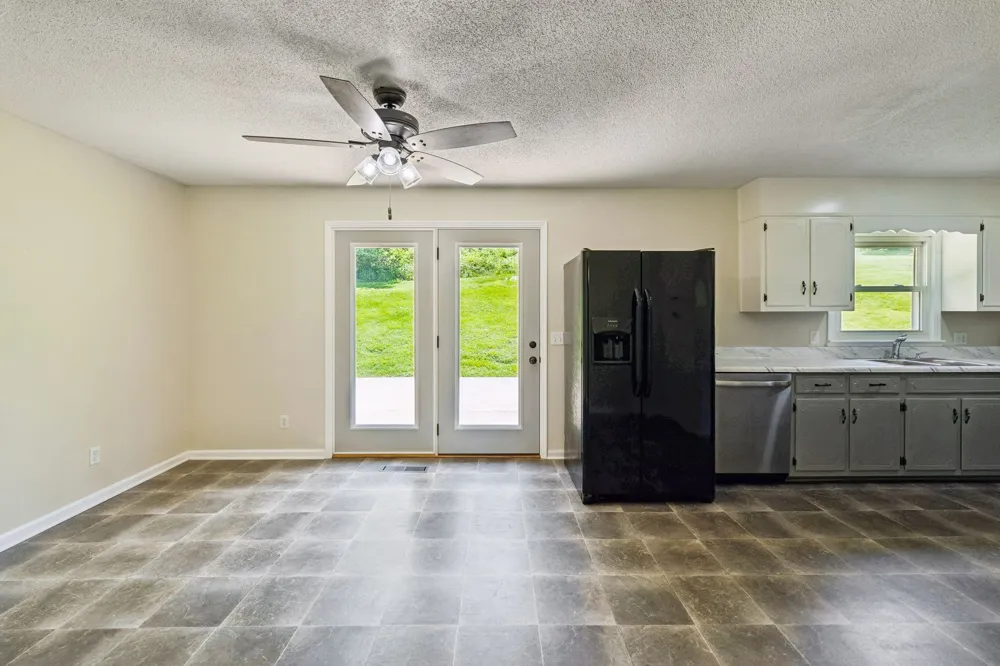 14 Morris Ln Pleasant Shade, TN 37145