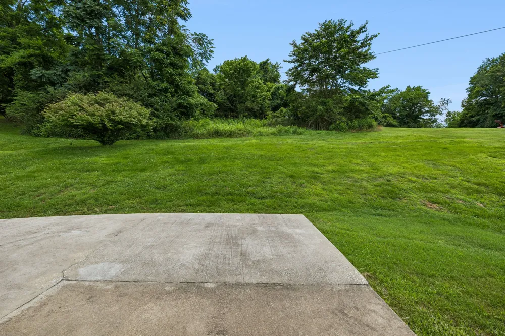 14 Morris Ln Pleasant Shade, TN 37145