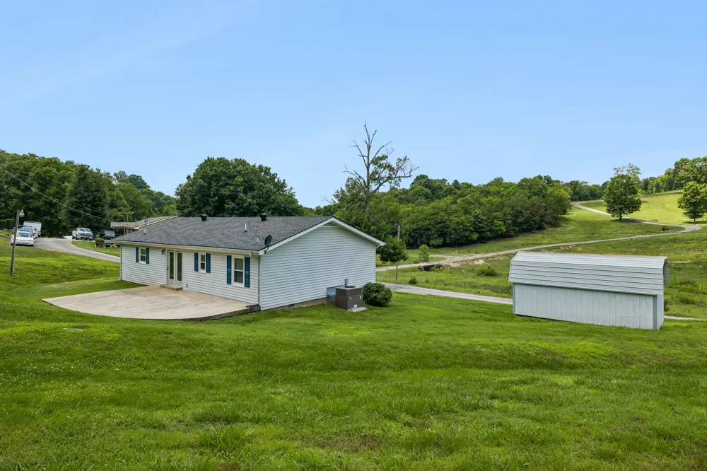 14 Morris Ln Pleasant Shade, TN 37145