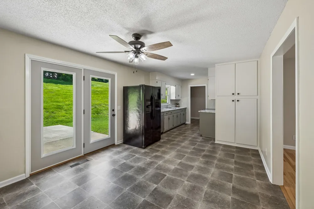 14 Morris Ln Pleasant Shade, TN 37145
