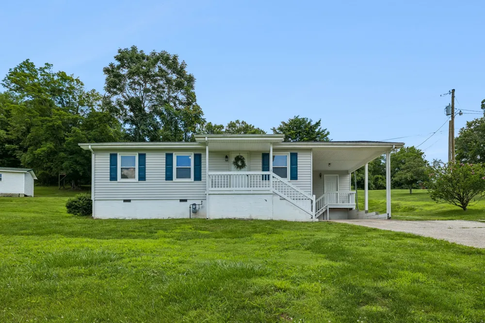 14 Morris Ln Pleasant Shade, TN 37145