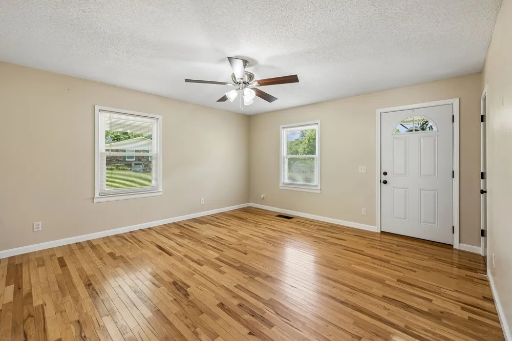 14 Morris Ln Pleasant Shade, TN 37145