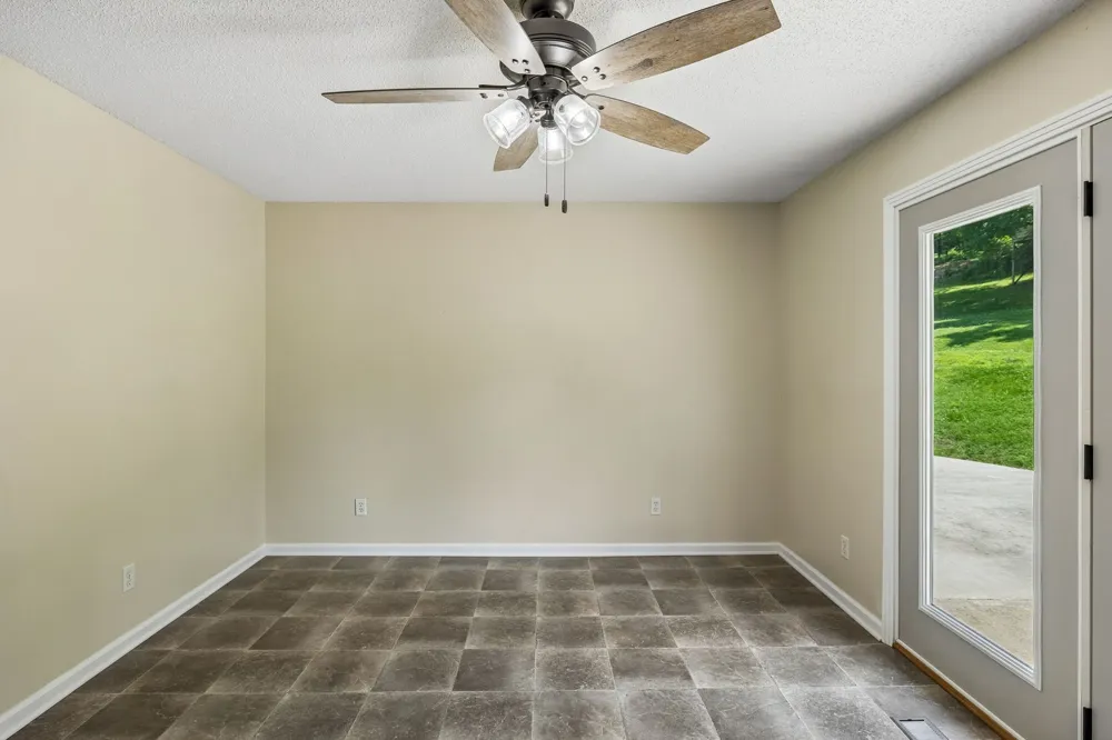 14 Morris Ln Pleasant Shade, TN 37145