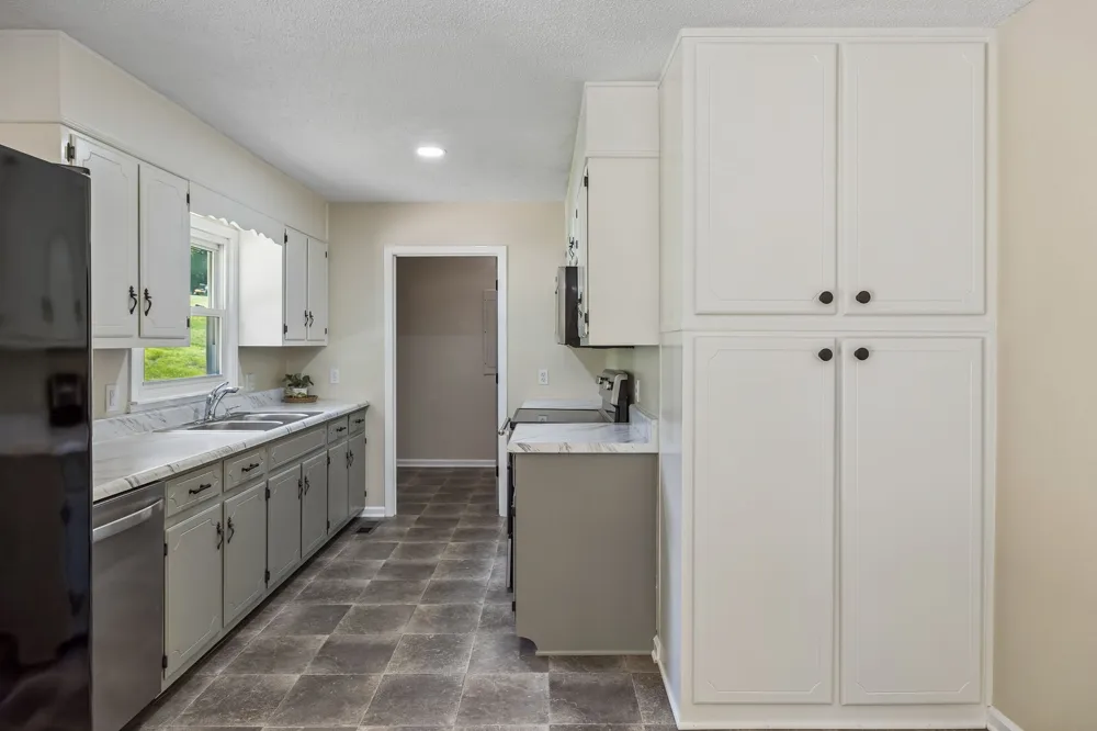 14 Morris Ln Pleasant Shade, TN 37145
