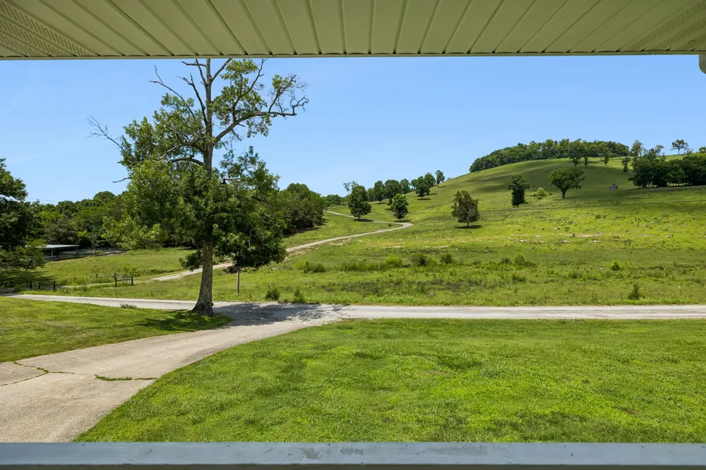 14 Morris Ln Pleasant Shade, TN 37145