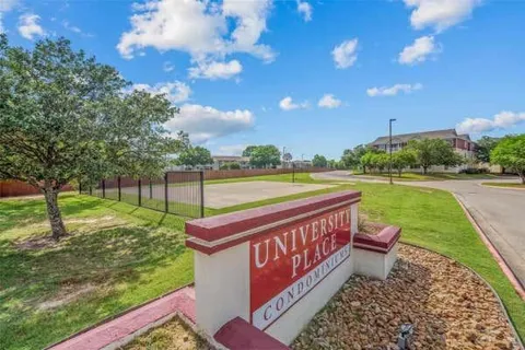 525 Southwest Parkway #104
