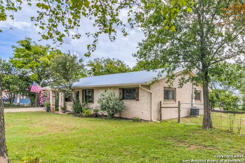 103 AMBER DR