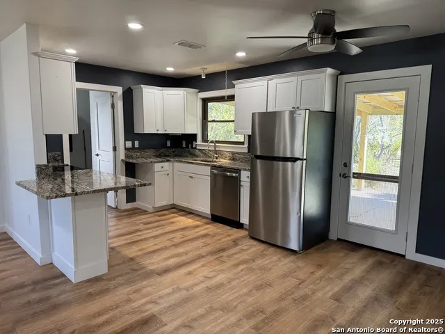 103 AMBER DR Comfort, TX 78013