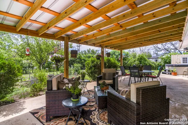 103 AMBER DR Comfort, TX 78013