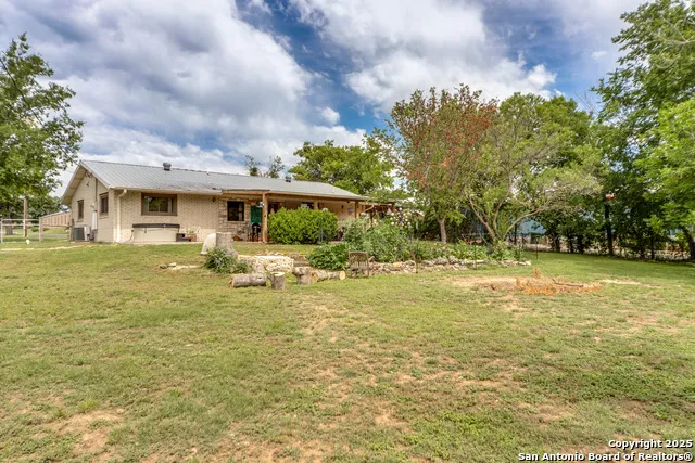 103 AMBER DR Comfort, TX 78013