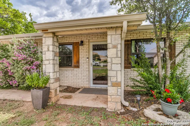 103 AMBER DR Comfort, TX 78013