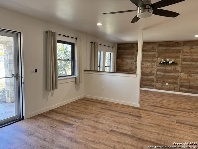 103 AMBER DR Comfort, TX 78013