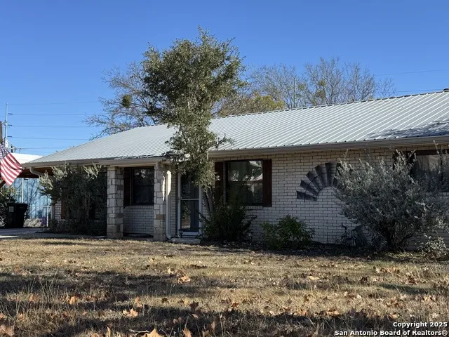 103 AMBER DR Comfort, TX 78013