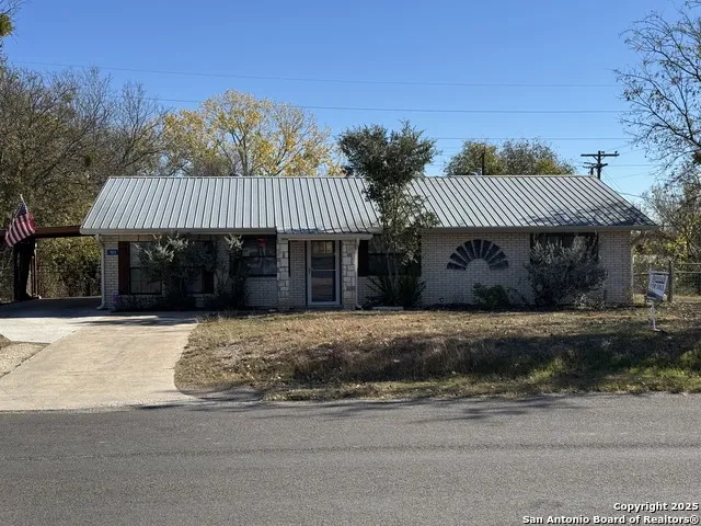 103 AMBER DR Comfort, TX 78013
