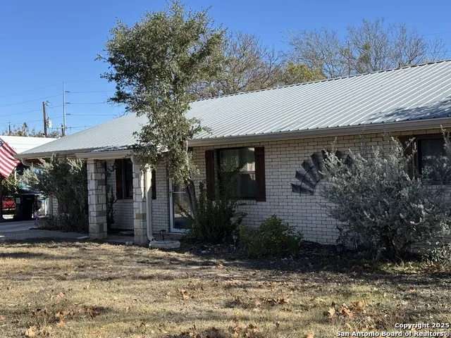 103 AMBER DR Comfort, TX 78013