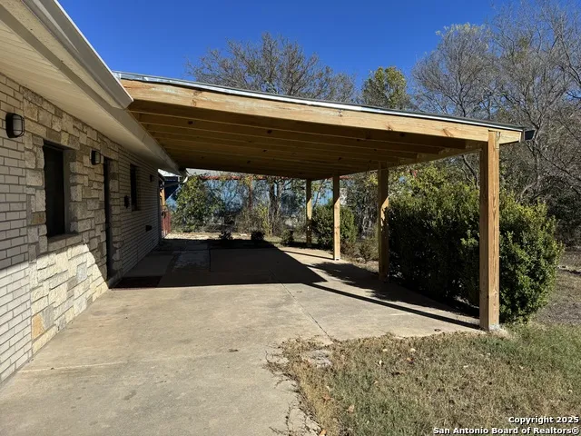 103 AMBER DR Comfort, TX 78013