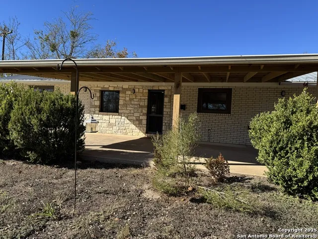 103 AMBER DR Comfort, TX 78013
