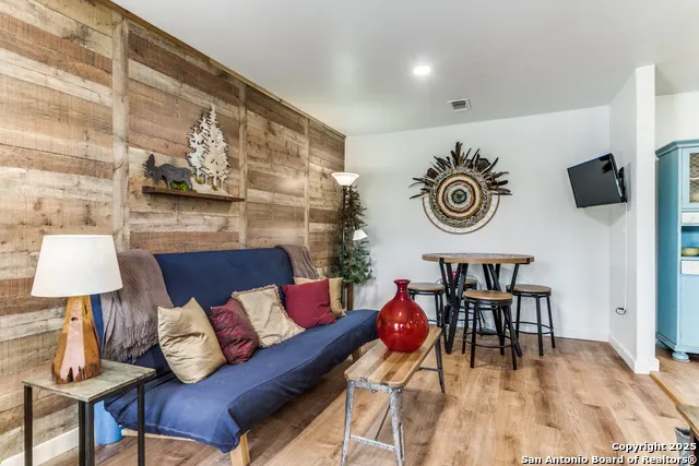 103 AMBER DR Comfort, TX 78013