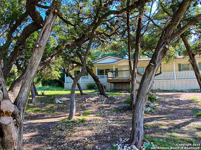 1841 Oak Meadows Canyon Lake, TX 78133