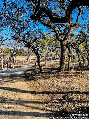 1841 Oak Meadows Canyon Lake, TX 78133