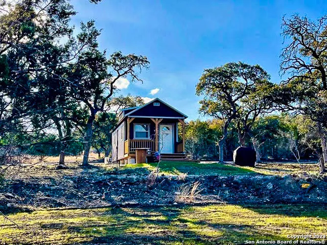 1841 Oak Meadows Canyon Lake, TX 78133