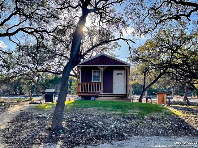 1841 Oak Meadows Canyon Lake, TX 78133