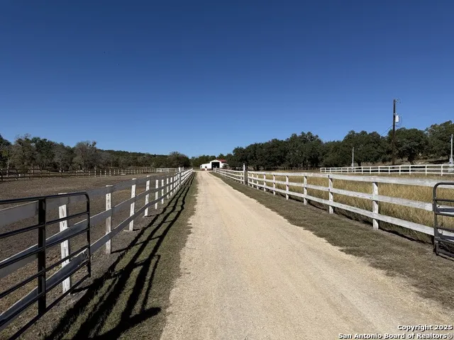 1841 Oak Meadows Canyon Lake, TX 78133