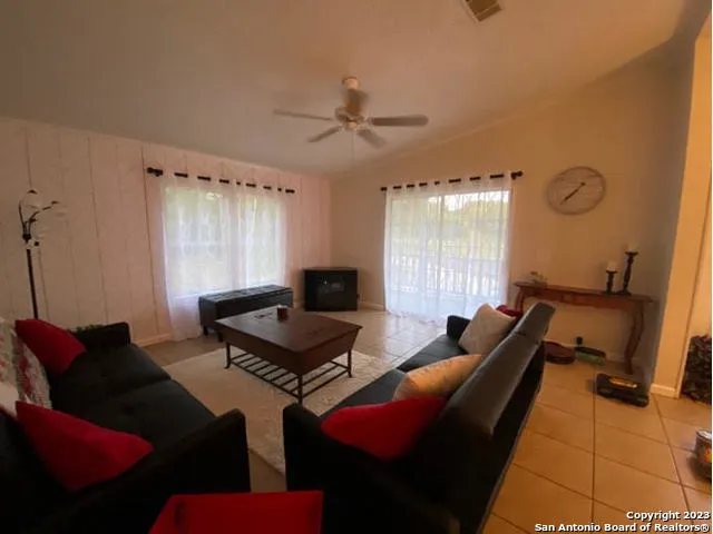 1841 Oak Meadows Canyon Lake, TX 78133