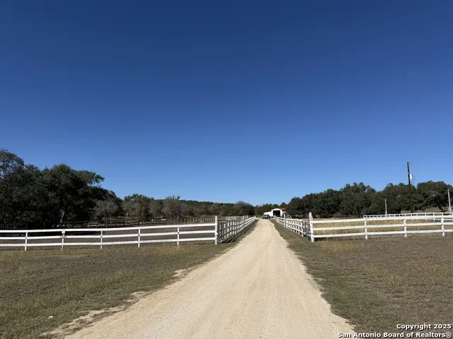 1841 Oak Meadows Canyon Lake, TX 78133