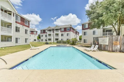 521 Southwest Parkway #304