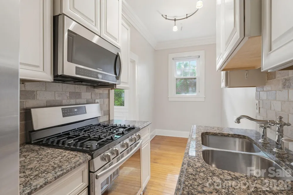 916 Bromley Road Charlotte, NC 28207