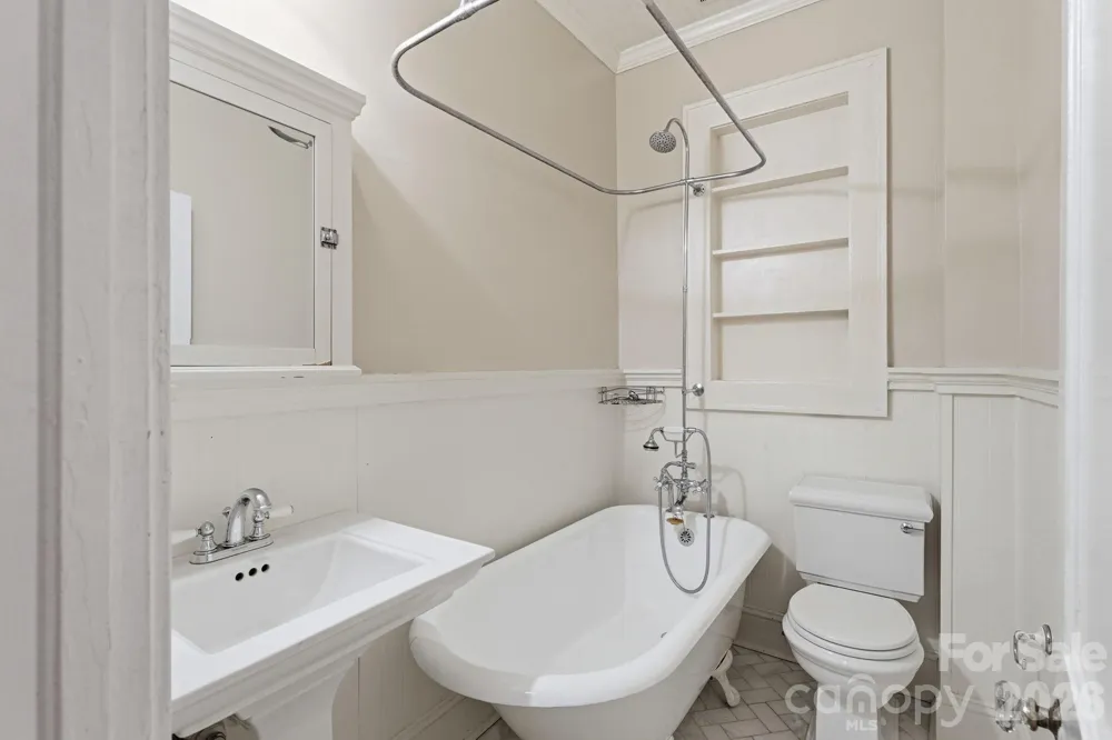 916 Bromley Road Charlotte, NC 28207