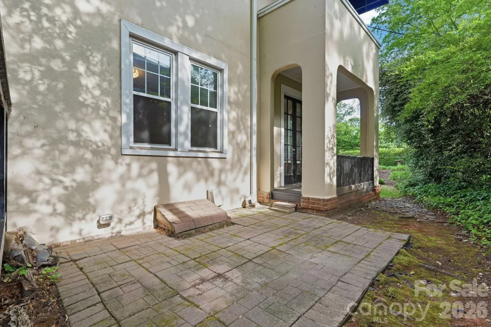 916 Bromley Road Charlotte, NC 28207