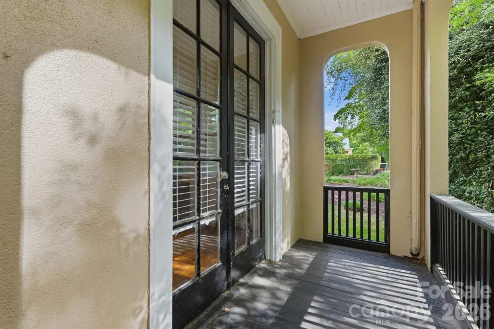 916 Bromley Road Charlotte, NC 28207