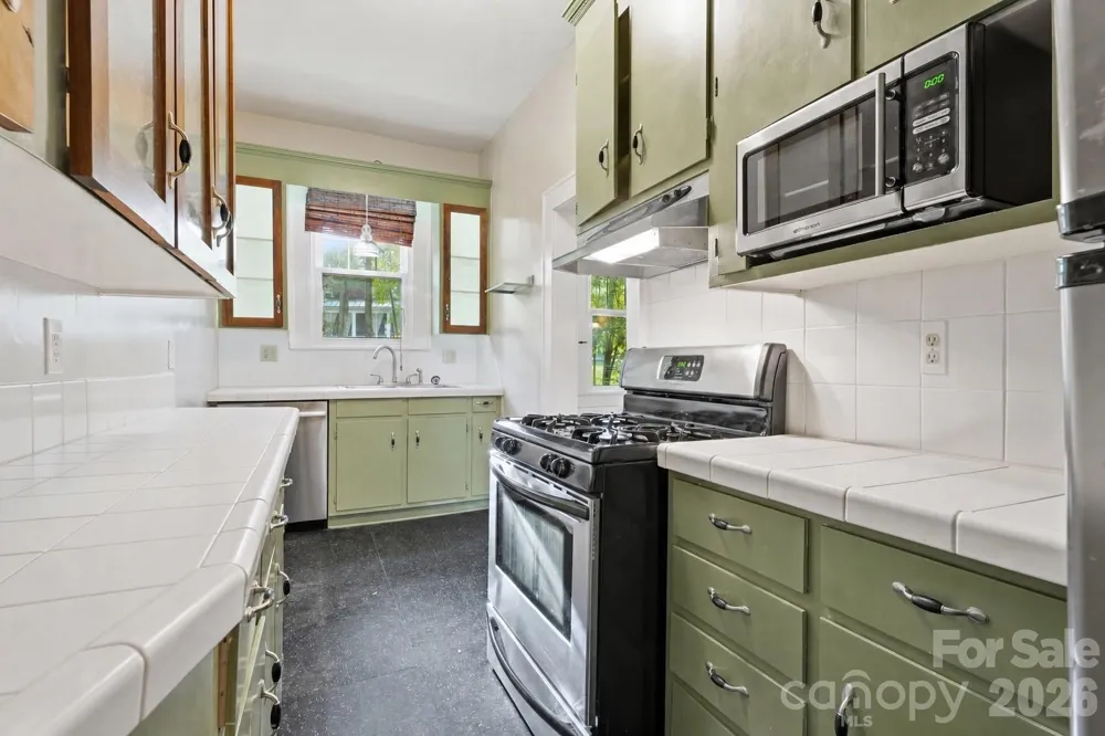 916 Bromley Road Charlotte, NC 28207