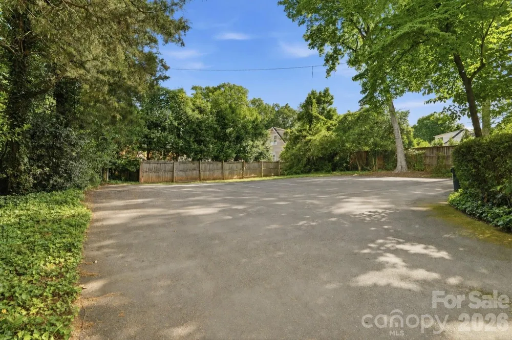 916 Bromley Road Charlotte, NC 28207