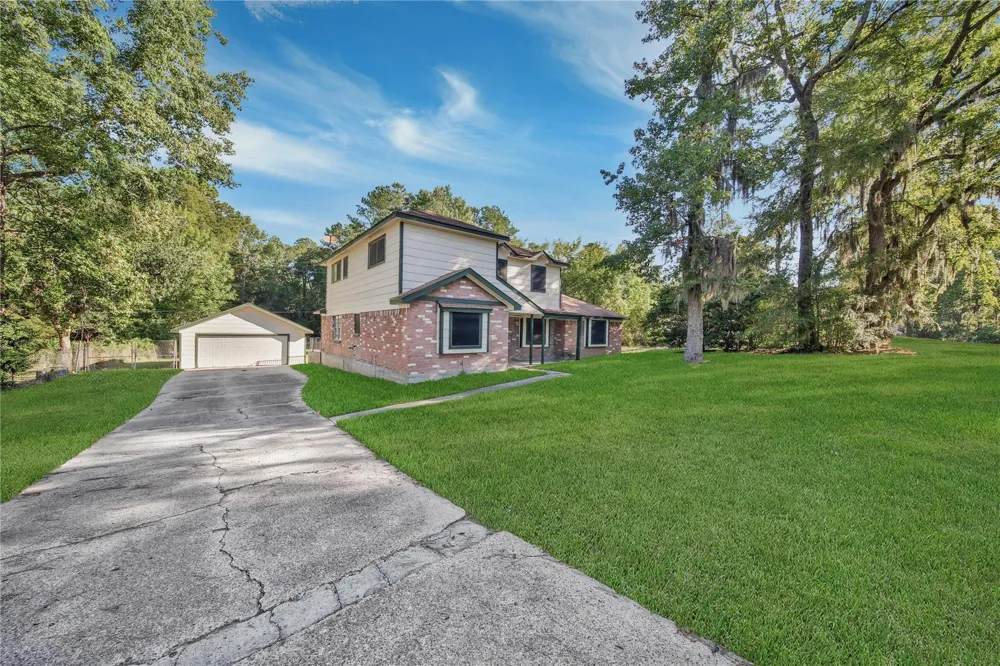 10071 Woodhollow Drive Conroe, TX 77385