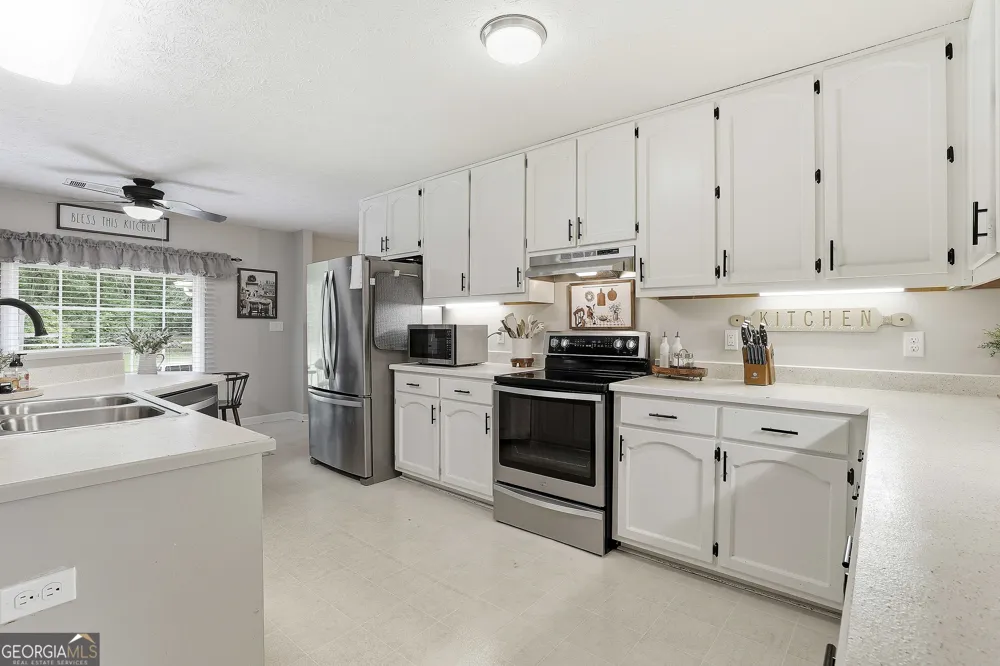 222 Lincoln RD Tyrone, GA 30290