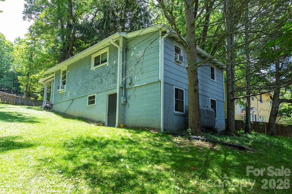 14 Border Street Black Mountain, NC 28711