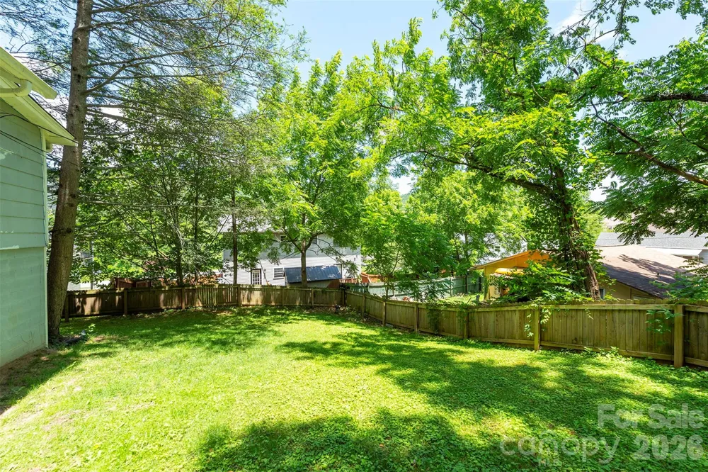 14 Border Street Black Mountain, NC 28711