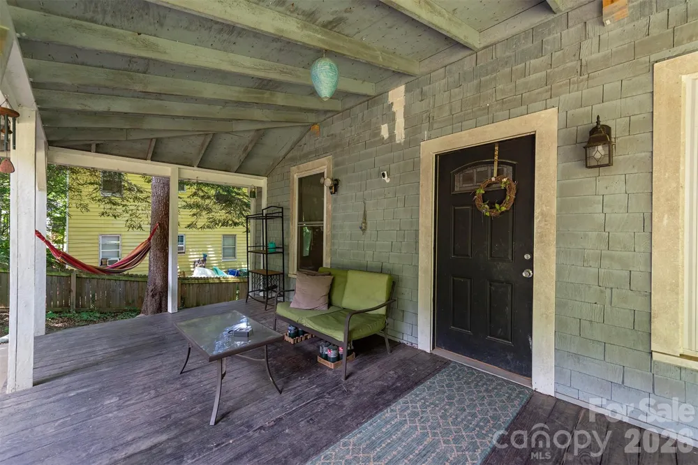 14 Border Street Black Mountain, NC 28711