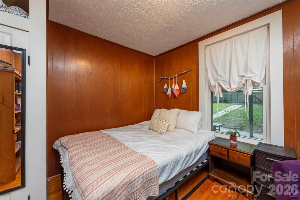14 Border Street Black Mountain, NC 28711