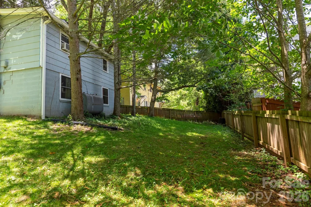 14 Border Street Black Mountain, NC 28711