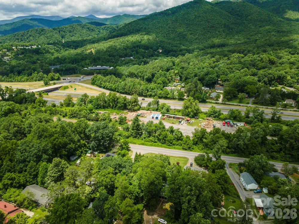 14 Border Street Black Mountain, NC 28711