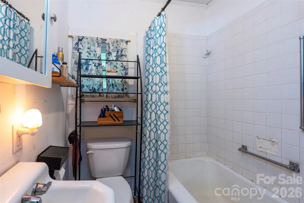 14 Border Street Black Mountain, NC 28711