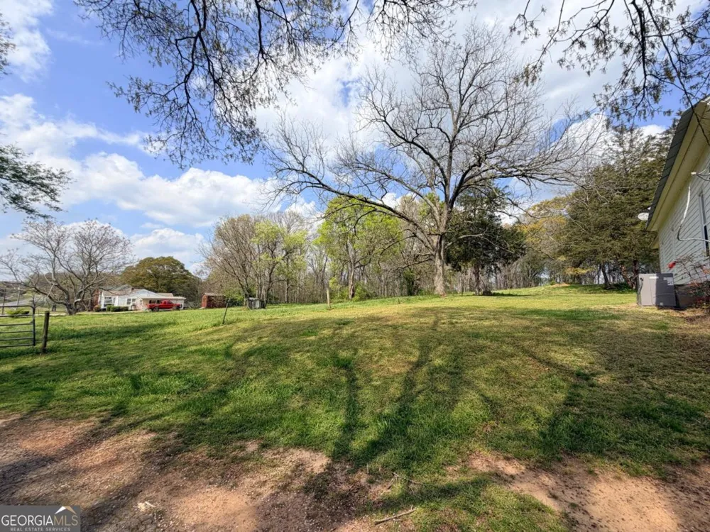 662 Old Gainesville HWY Pendergrass, GA 30567