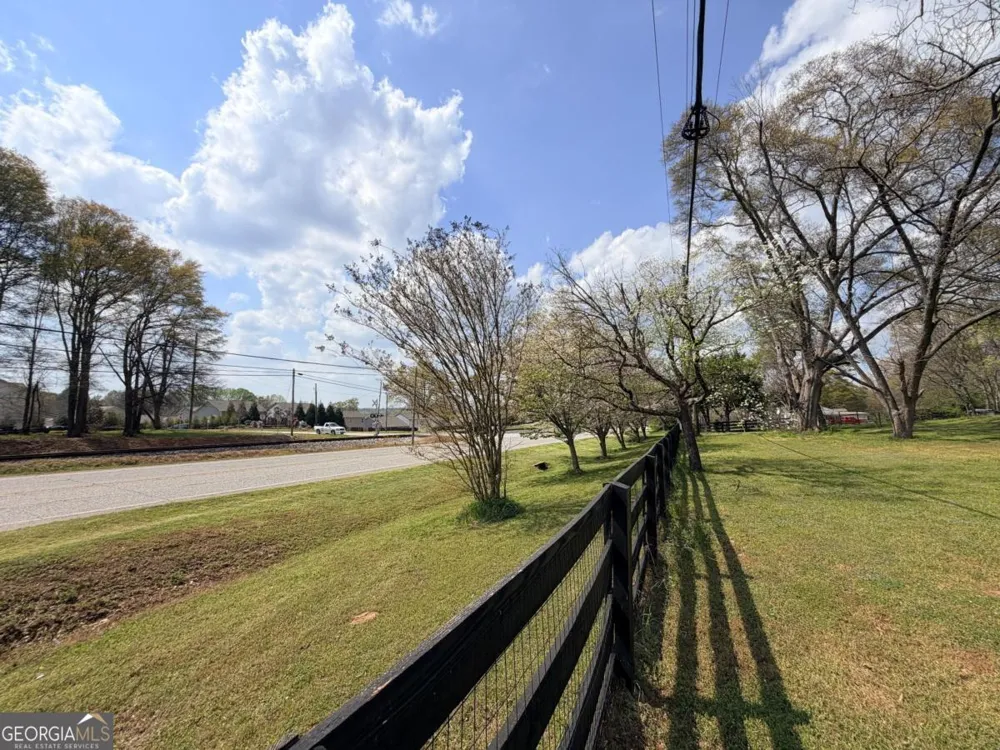 662 Old Gainesville HWY Pendergrass, GA 30567