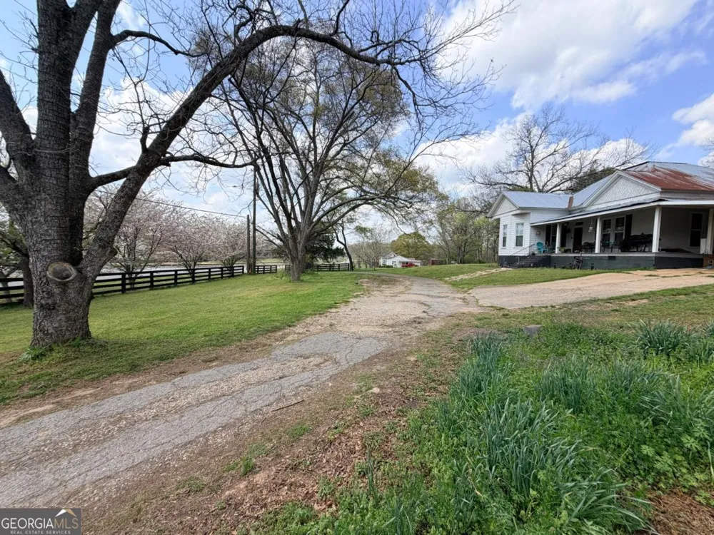662 Old Gainesville HWY Pendergrass, GA 30567