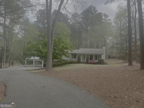 745 Holland RD